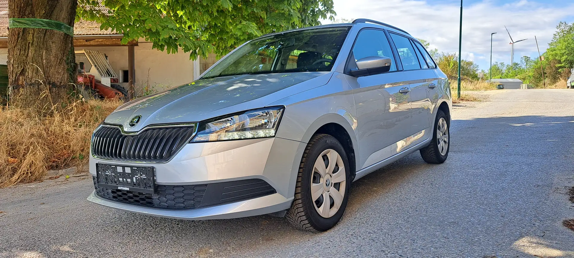 Skoda Fabia 1.0 Active Kombi, Pickerl + Service neu Silber - 2
