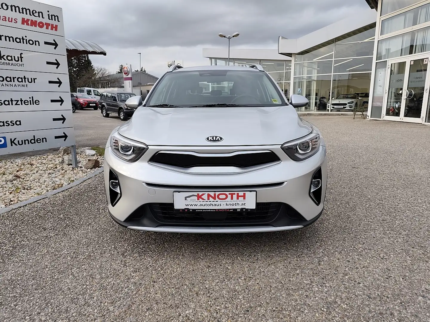 Kia Stonic 1,0 TGDI GPF ISG Silber Argento - 2