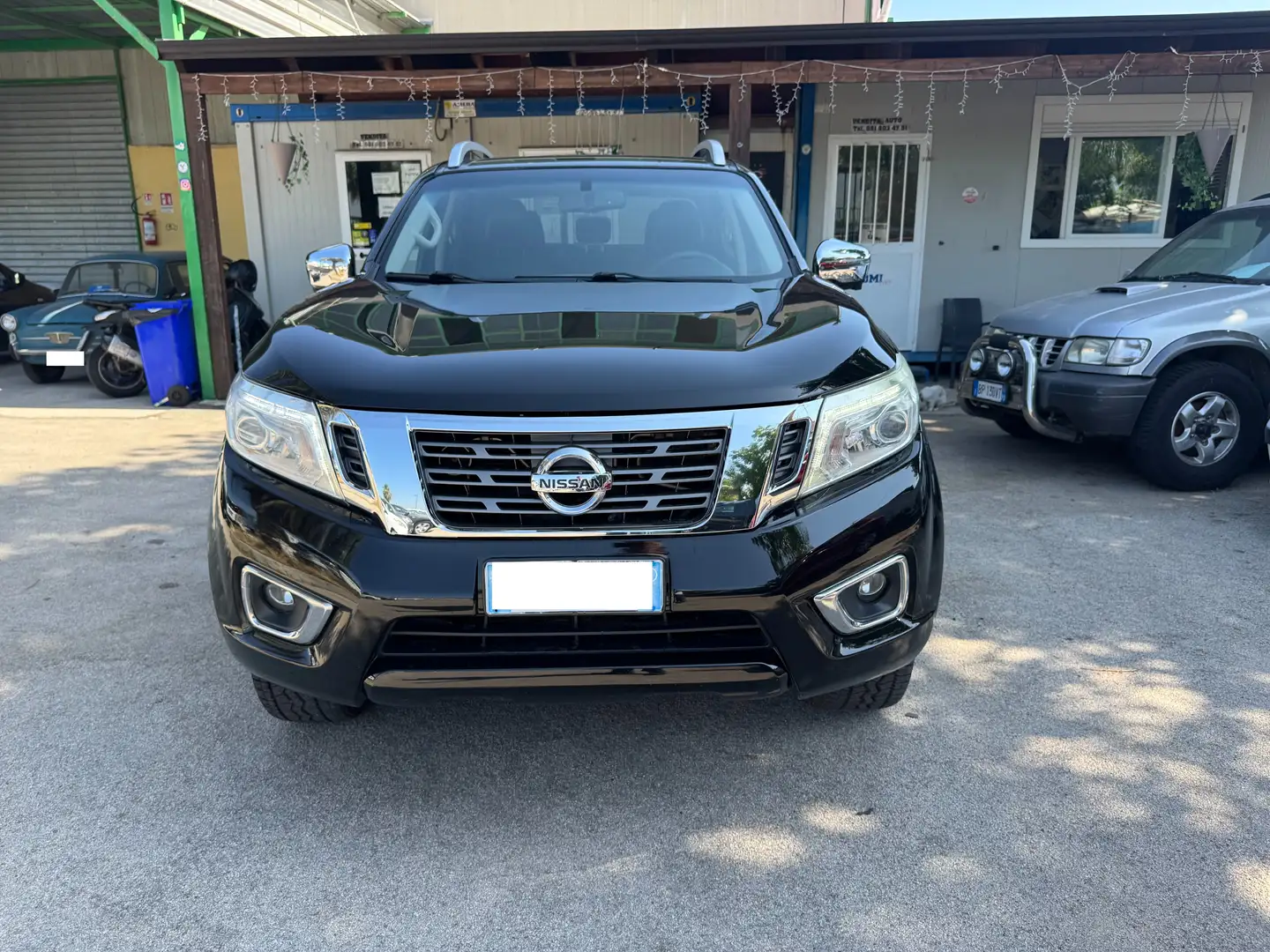 Nissan Navara Navara 2.3 dci d.cab Tekna 4wd 190 cv Motore Nuovo Nero - 2