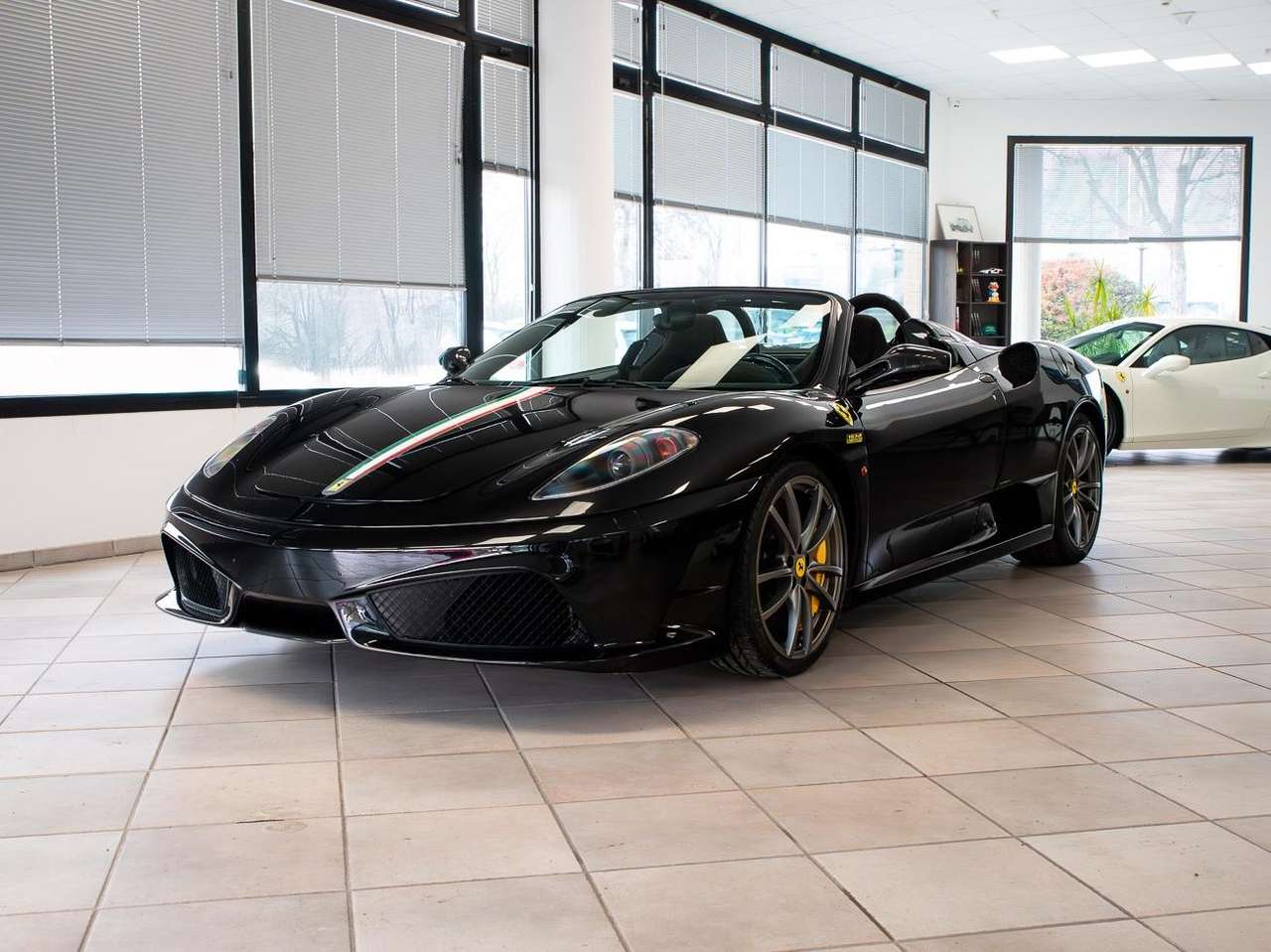 Ferrari Scuderia Spider 16M 1/499