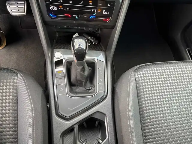 Volkswagen Tiguan view 14
