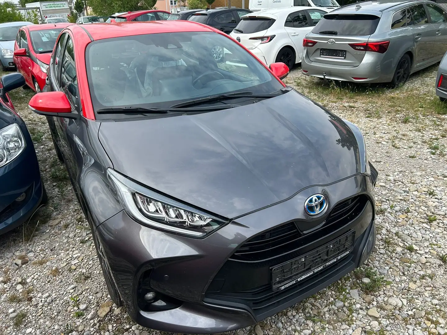Toyota Yaris Hybrid Tokyo Spirit Gris - 2