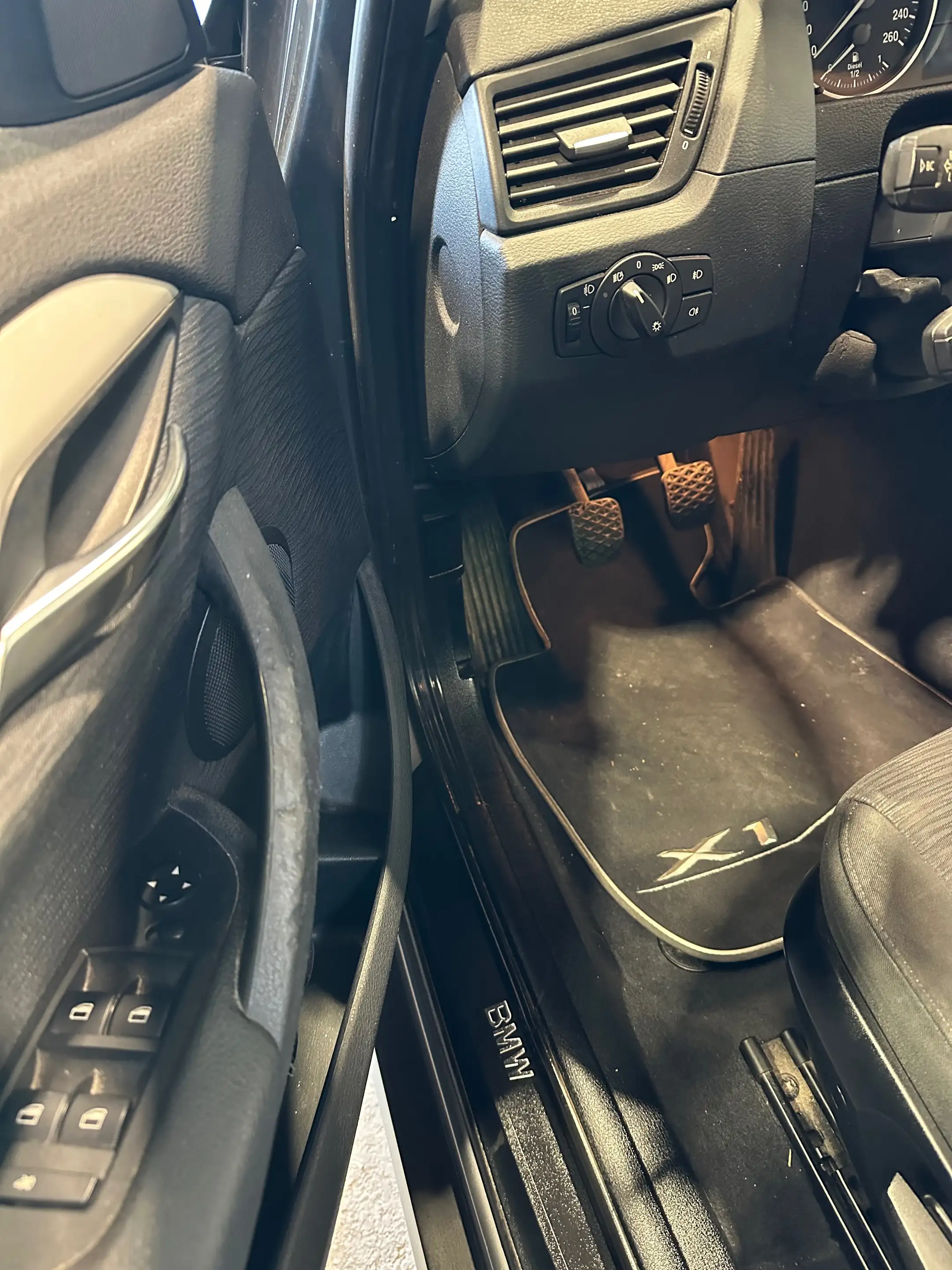 BMW X1 X1 2.0 d sDrive18 — photo 11