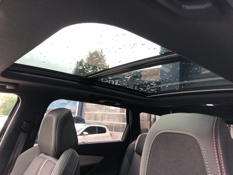 Peugeot 5008 PureTech 130 EAT8 GT — photo 13