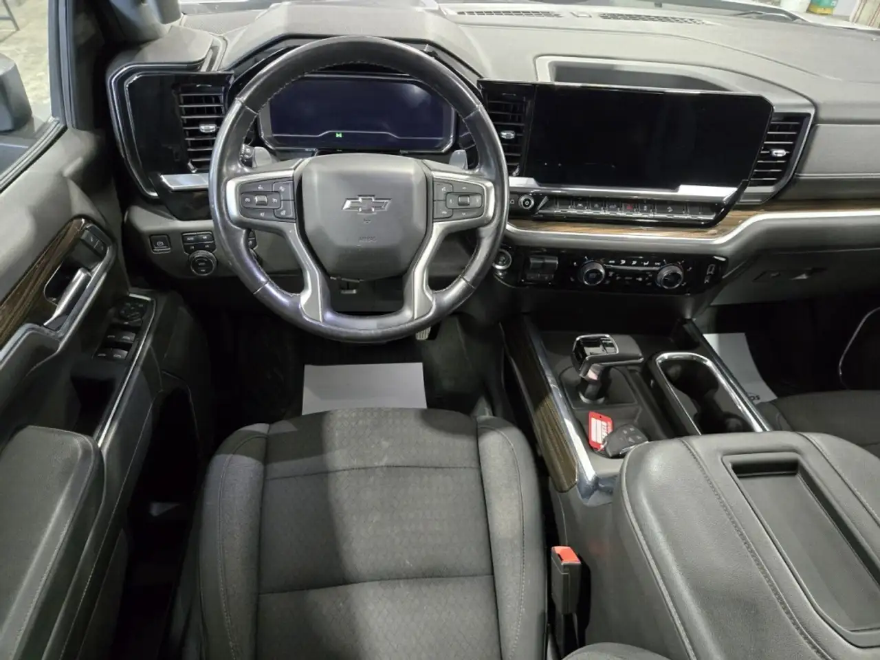 Chevrolet Silverado 1500 снимка Chevrolet Silverado 1500
