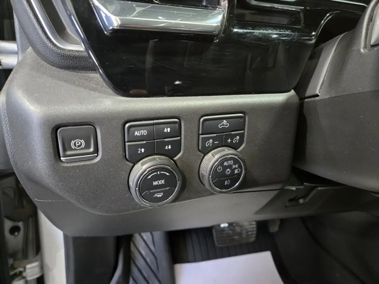 Chevrolet Silverado 1500 снимка Chevrolet Silverado 1500