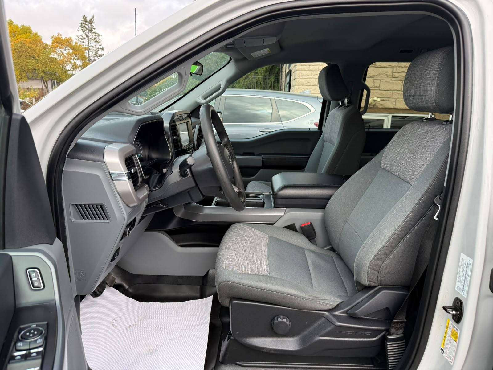 2023 Ford F-150 SuperCrew — view 7