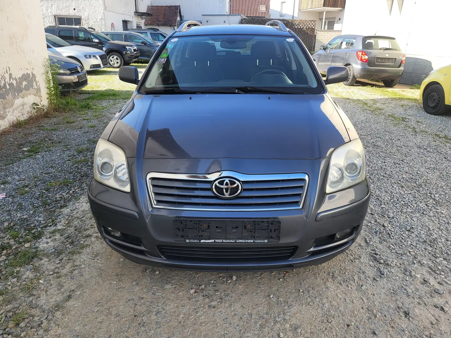 Toyota Avensis 2.2 D-CAT Sol Gris - 1