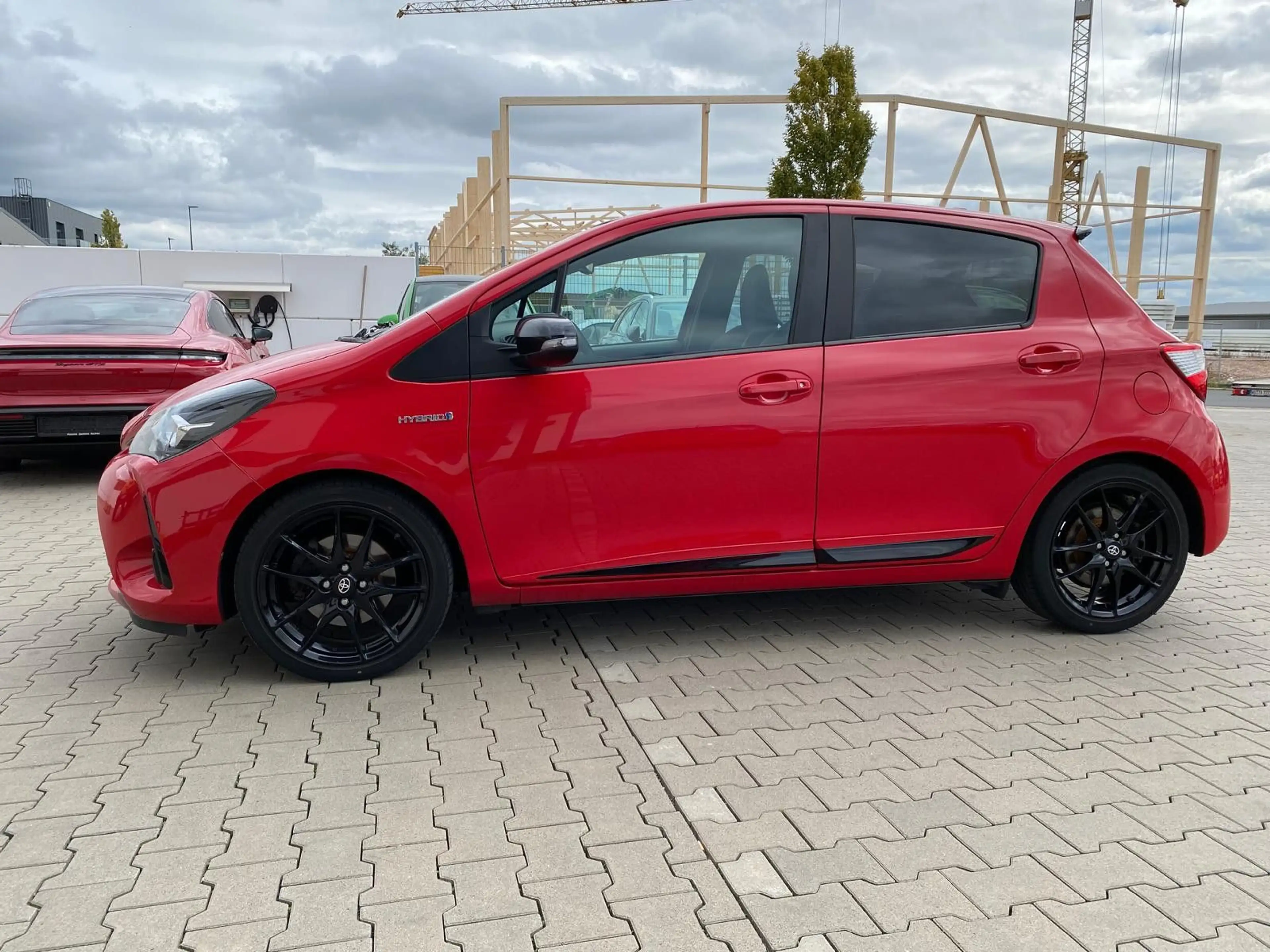 Toyota Yaris Hybrid 1.5 GR Sport — photo 6
