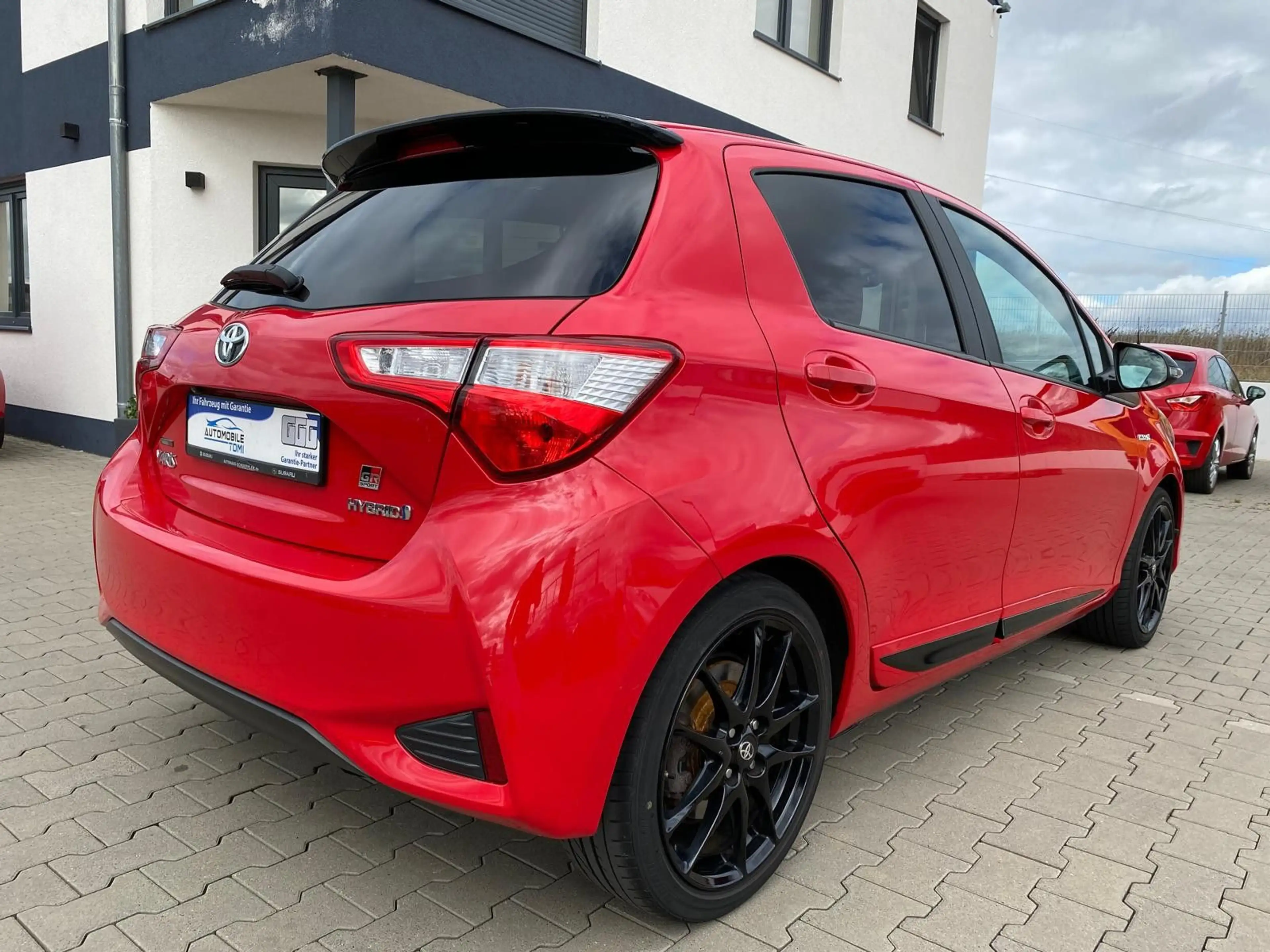 Toyota Yaris Hybrid 1.5 GR Sport — photo 12