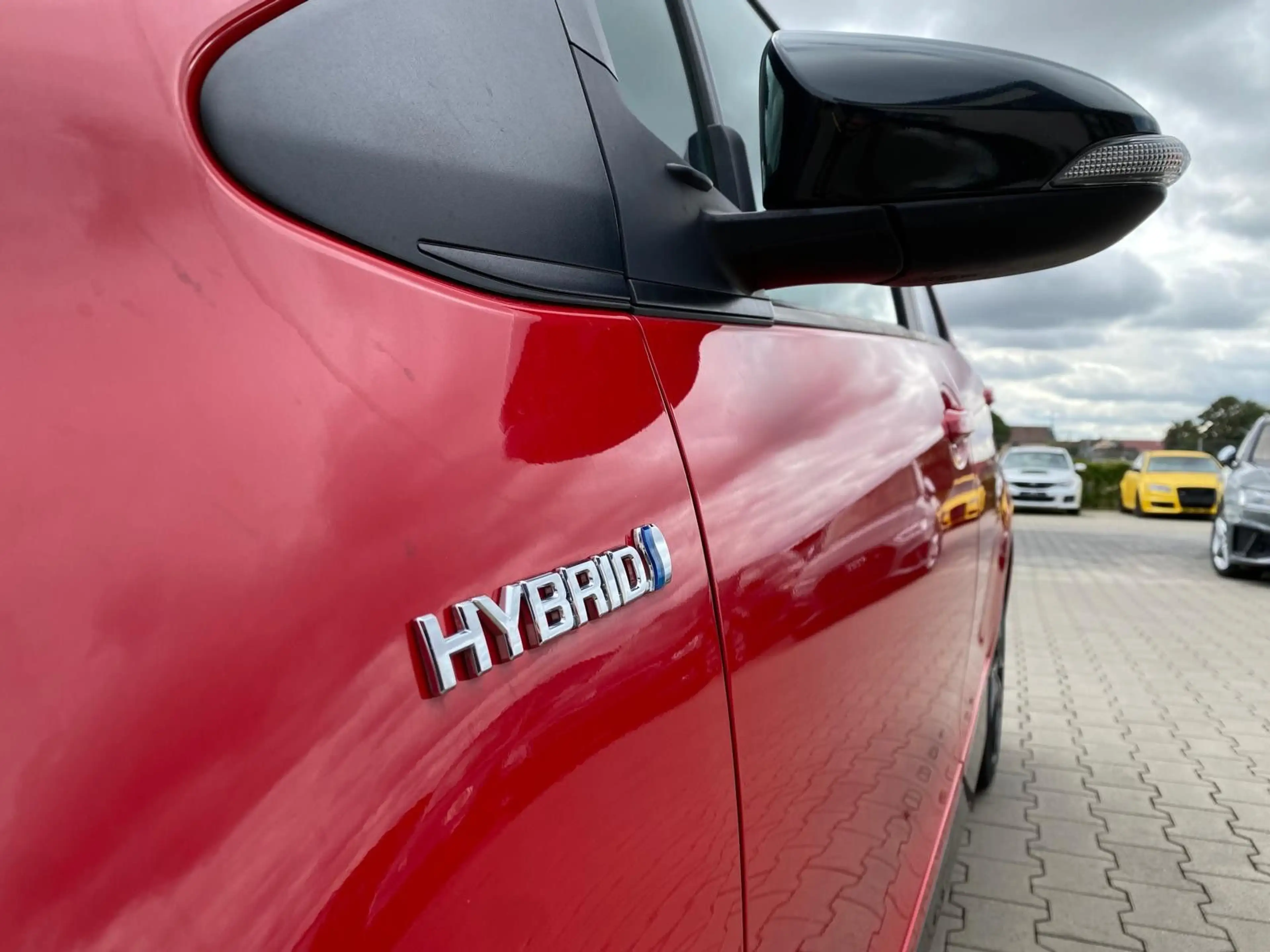 Toyota Yaris Hybrid 1.5 GR Sport — photo 8