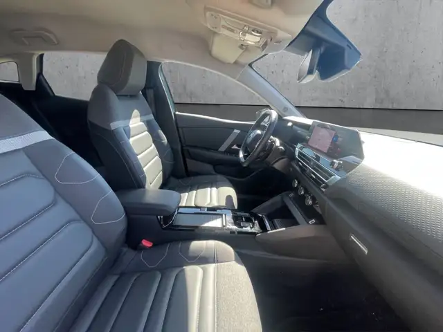 Citroen C4 view 13