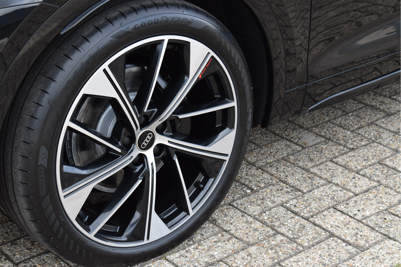 Audi Q5 50 TFSI e S-Line Competition Pano Luchtvering RS-S — photo 36