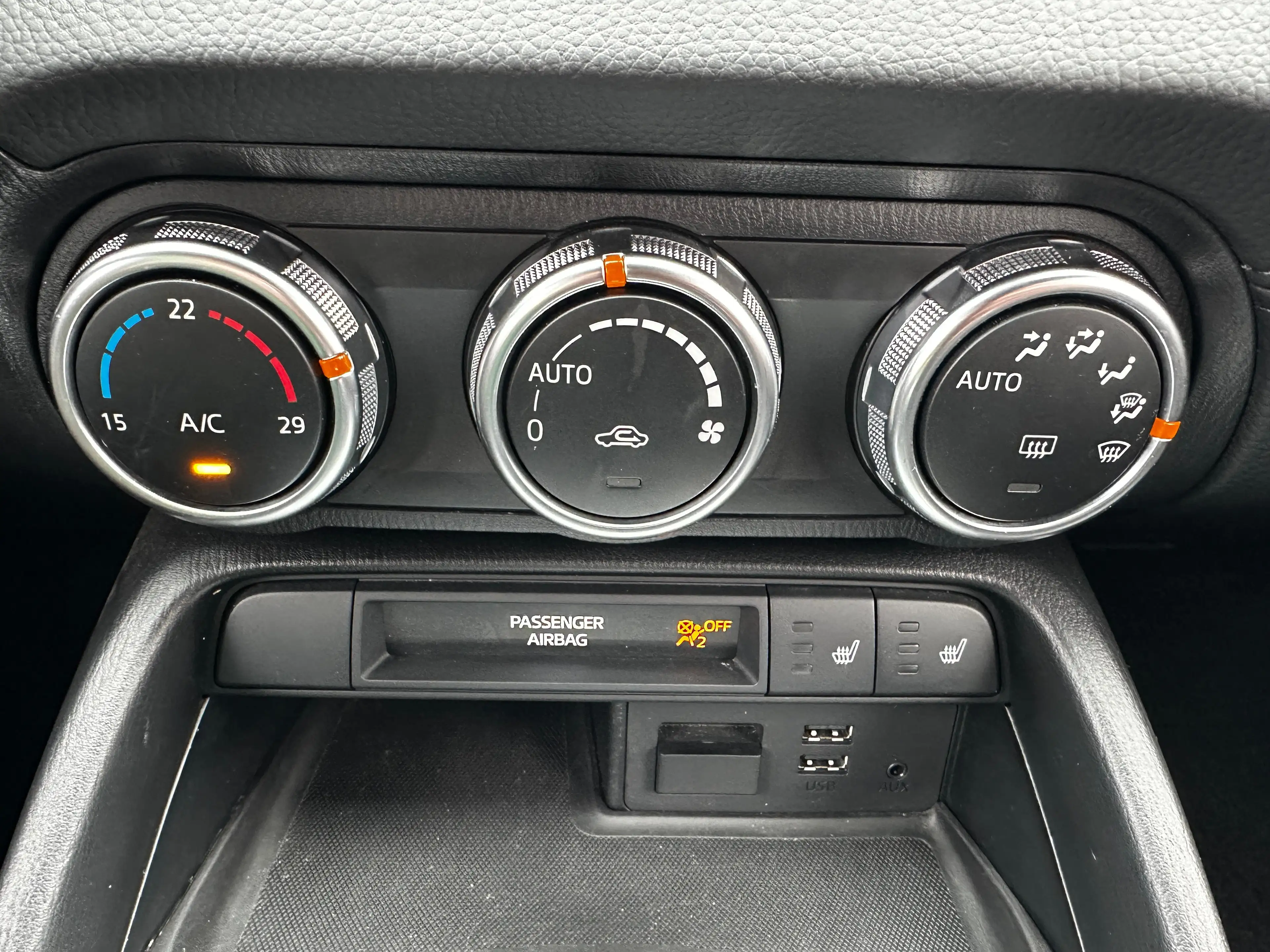 Fiat 124 Spider Lusso — photo 18