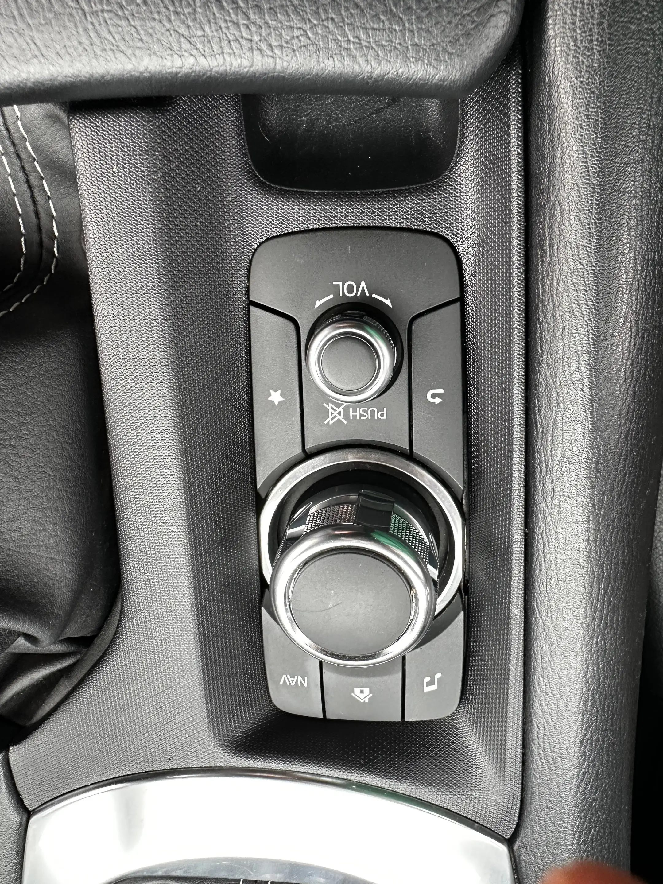 Fiat 124 Spider Lusso — photo 16