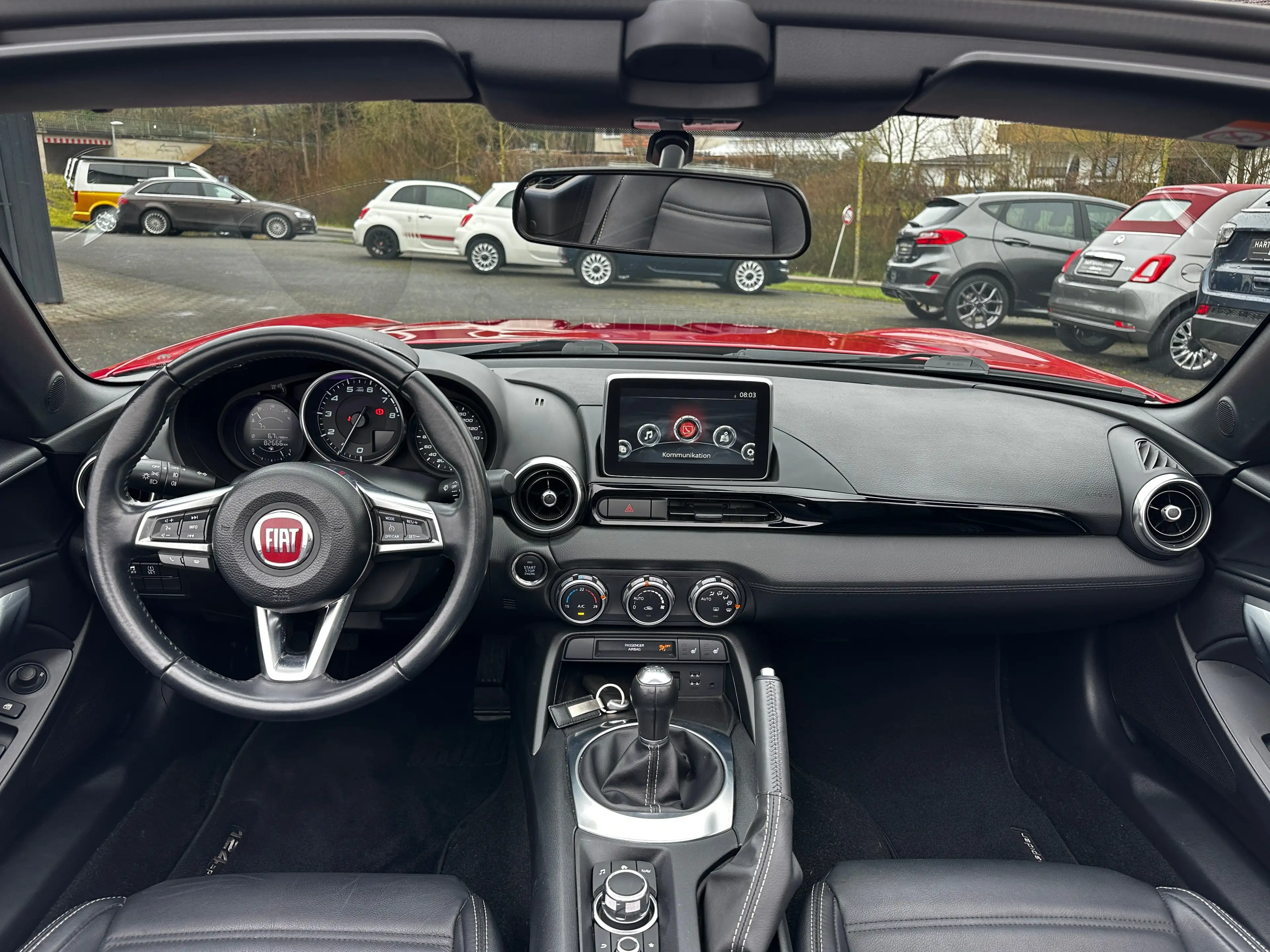 Fiat 124 Spider Lusso — photo 13