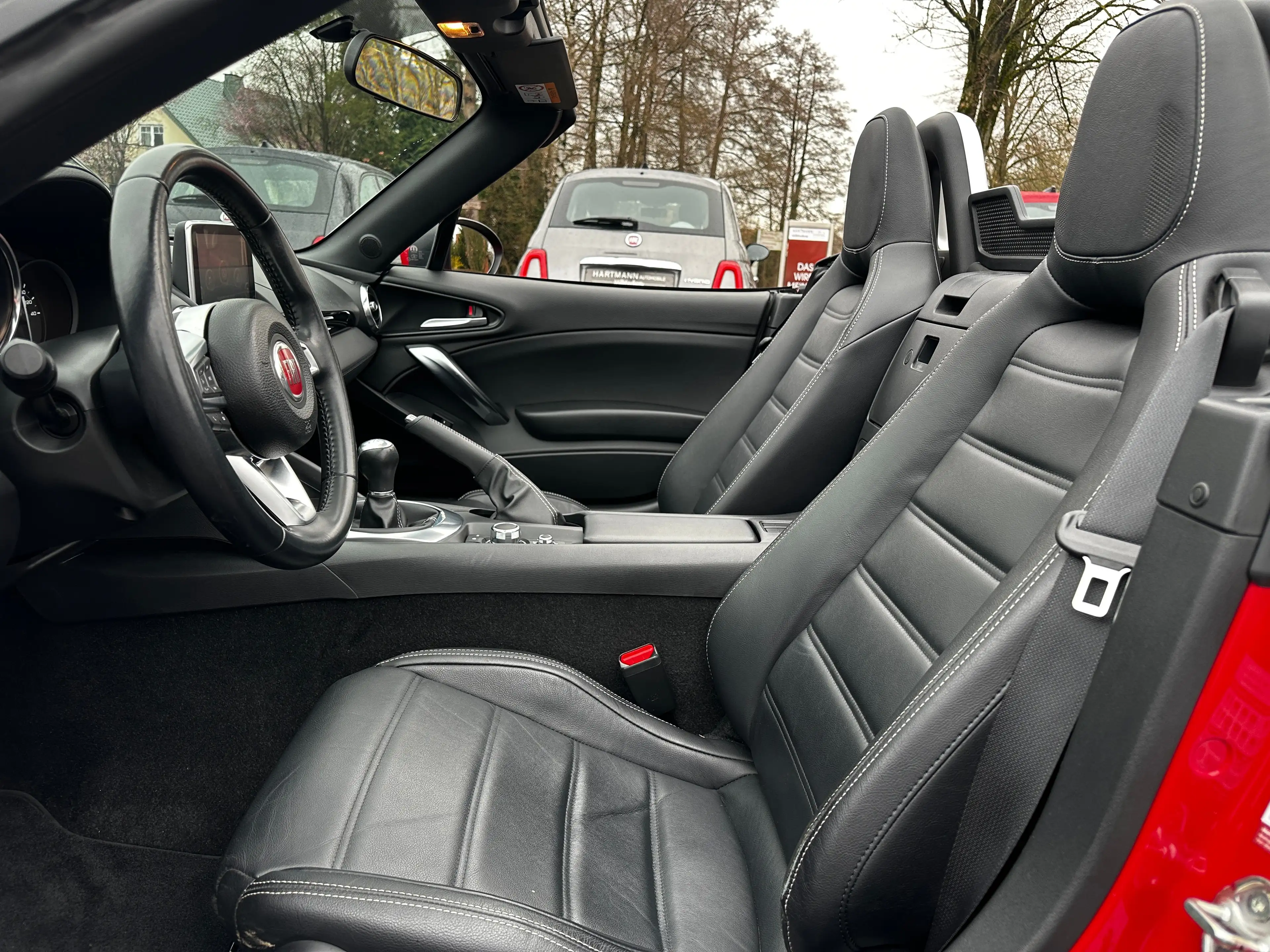 Fiat 124 Spider Lusso — photo 12