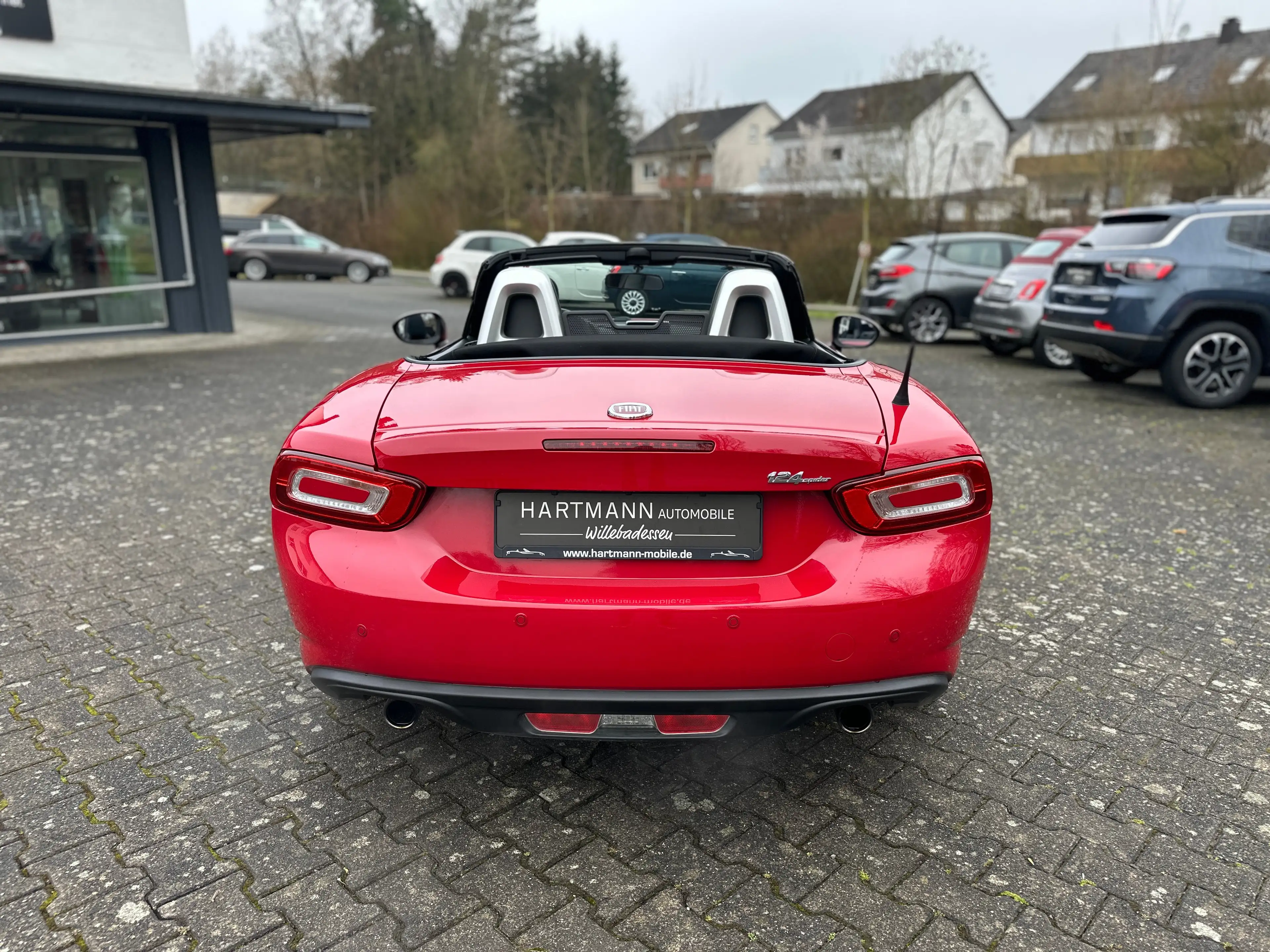 Fiat 124 Spider Lusso — photo 5