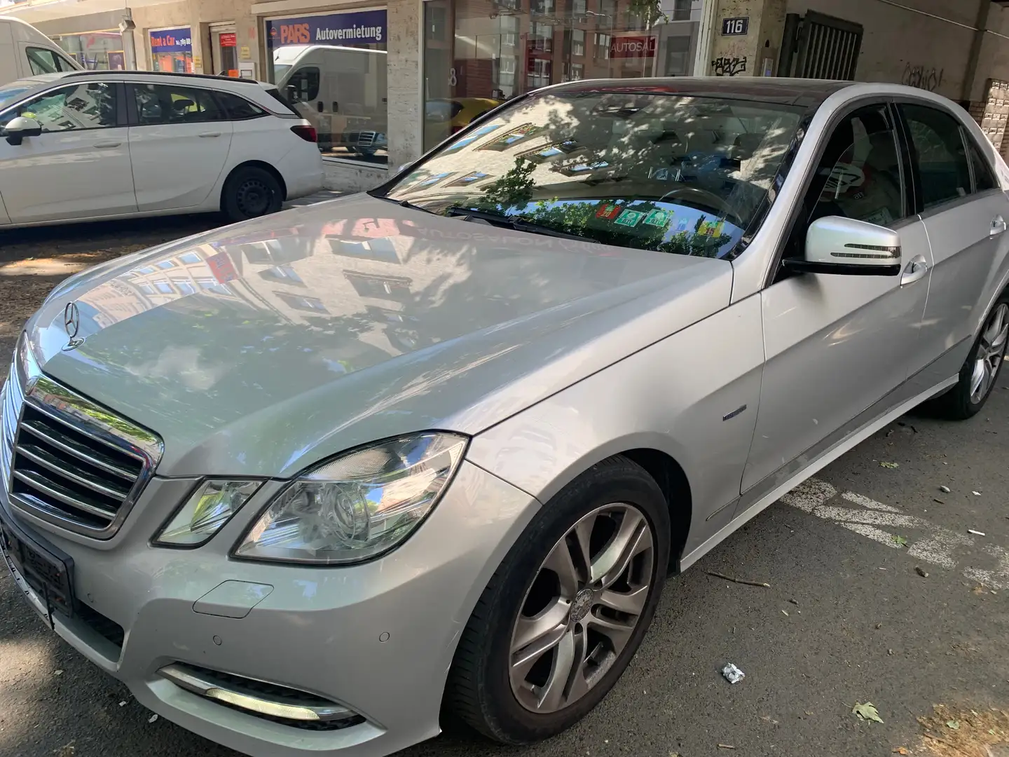Mercedes-Benz E 250 E 250 CDI Avantgarde Pan. SSD COMAND BlueEfficienc Šedá - 2