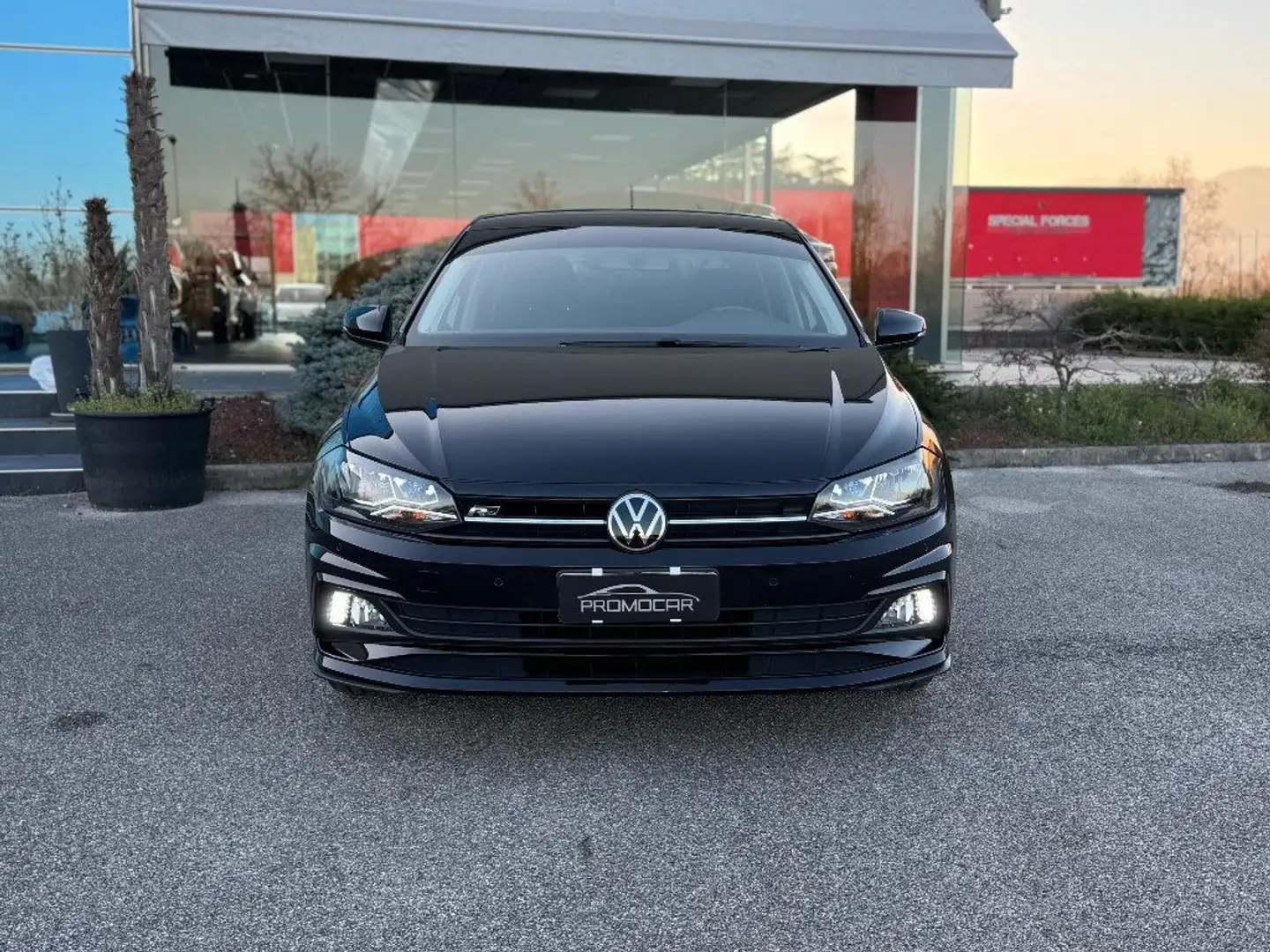 Volkswagen Polo 1.0 EVO 80 CV BMT R LINE *UNIPROP*SERVICE VW* Negro - 2