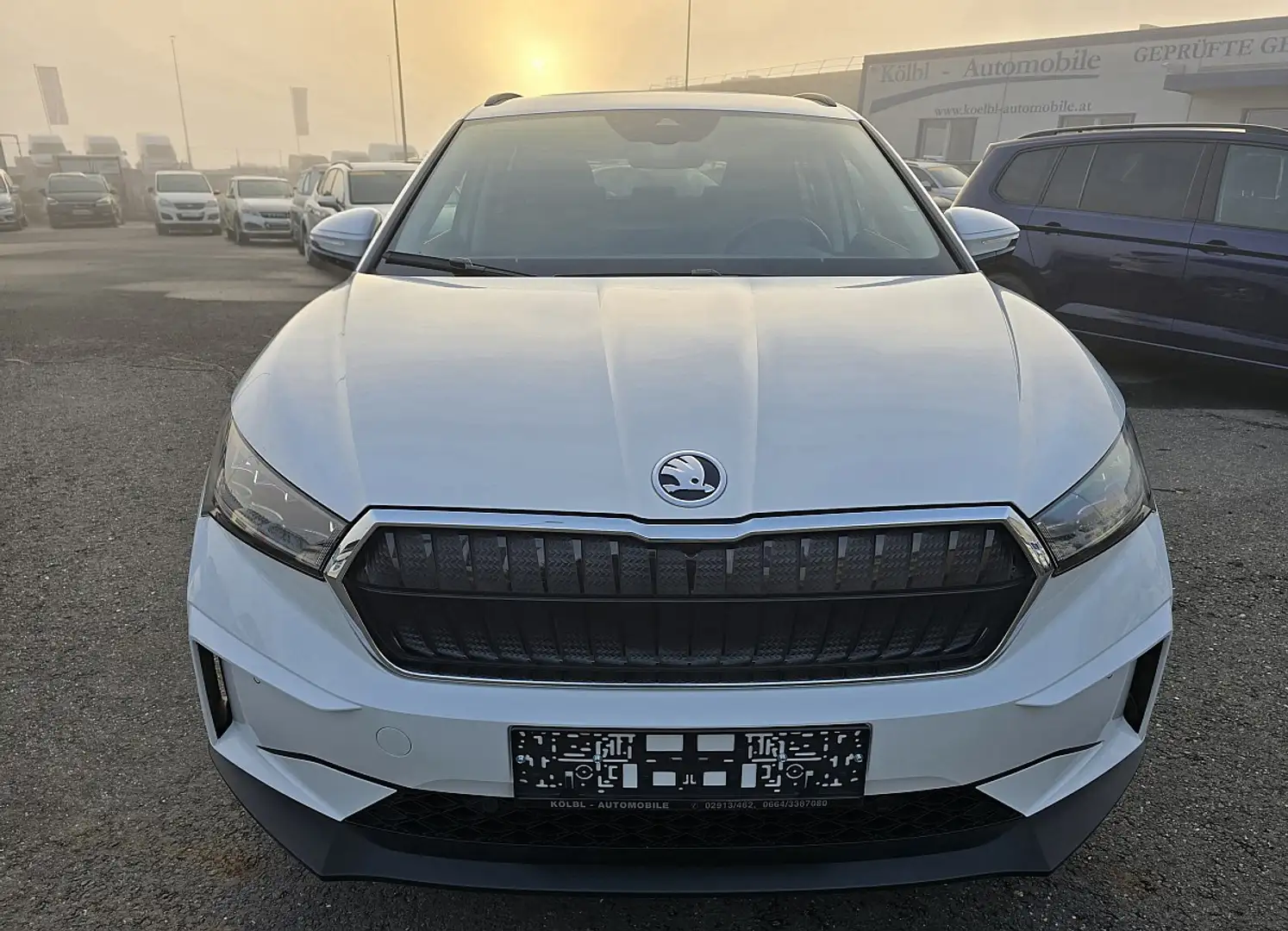 Skoda Enyaq iV 60 62kWh Weiß - 2