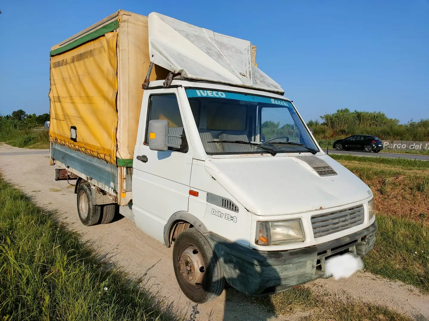 Iveco Daily 35.8 ruote post. gemellate, centinato, aspirato Bianco - 2