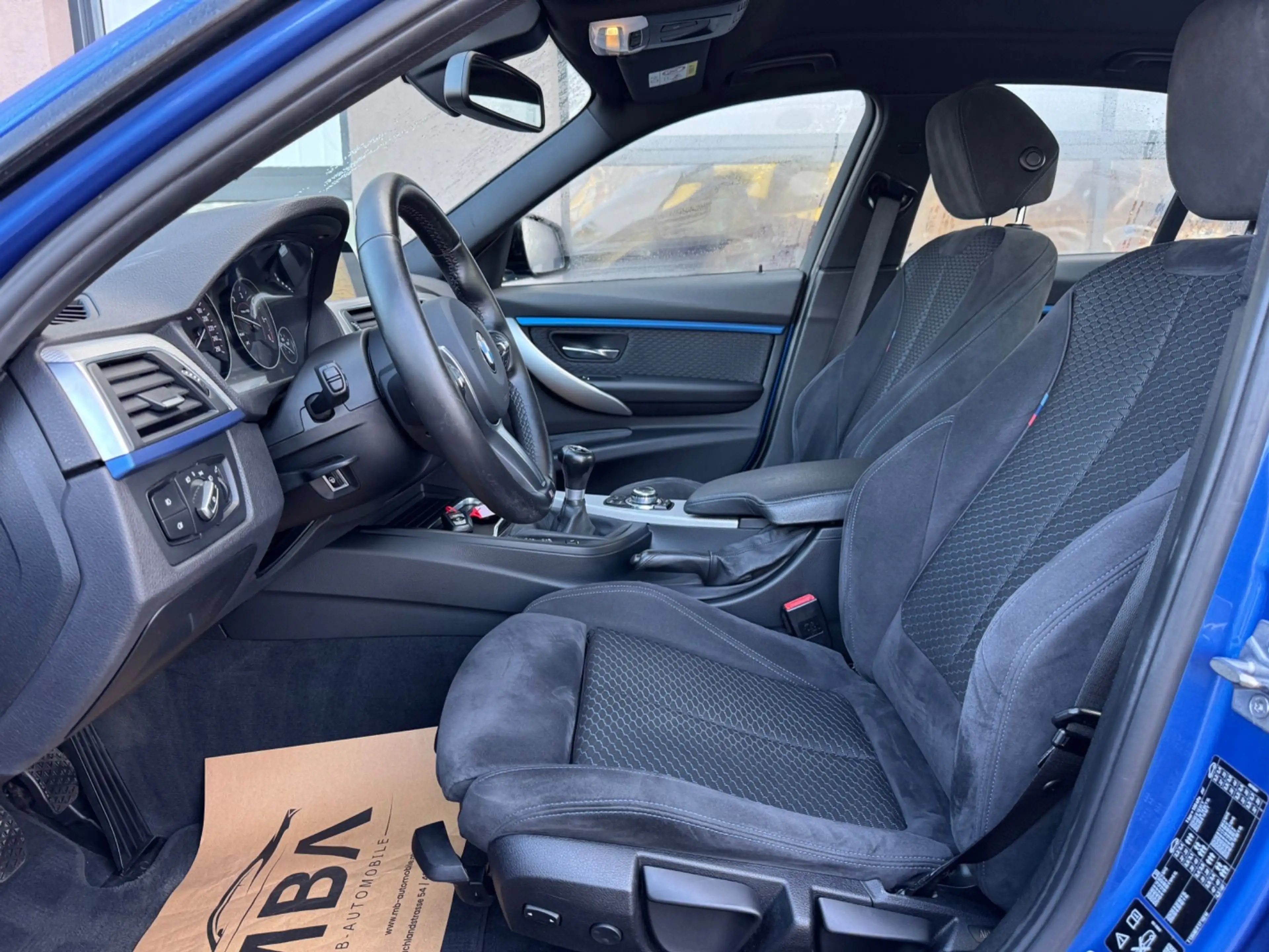BMW 318 d xDrive M Sport | Facelift | LED | Estorilblau | — photo 11