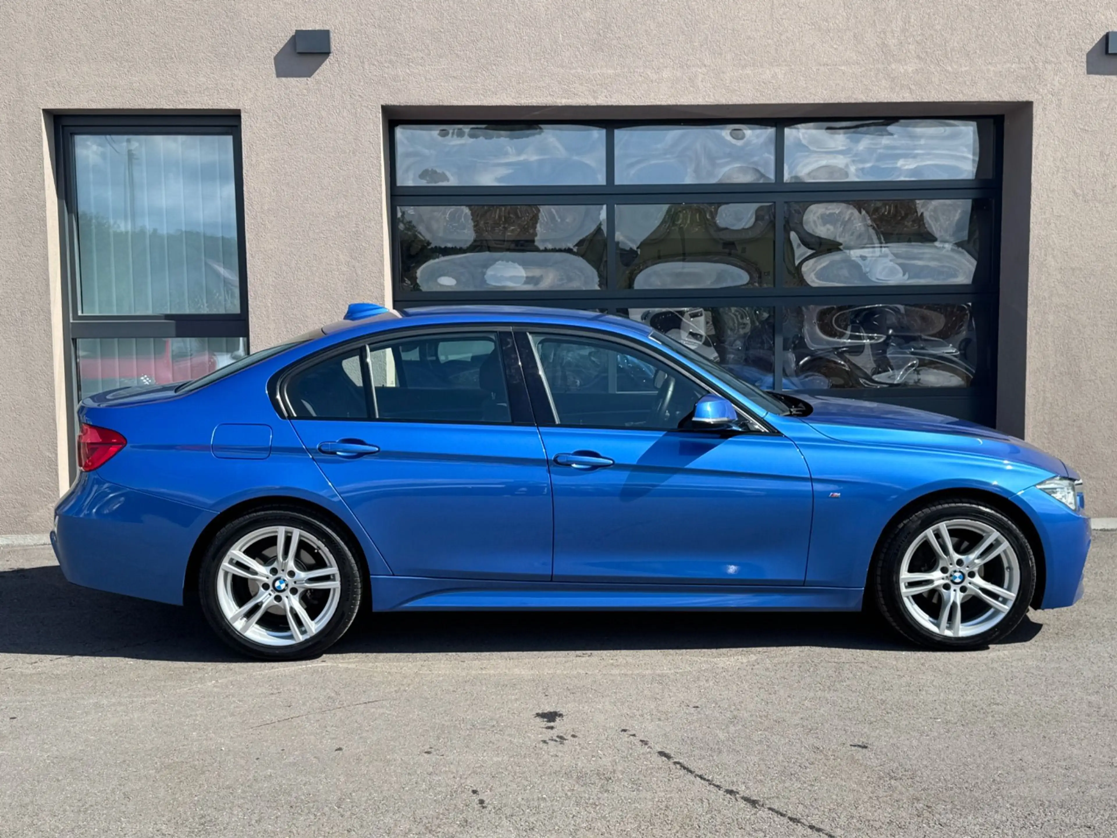 BMW 318 d xDrive M Sport | Facelift | LED | Estorilblau | — photo 8