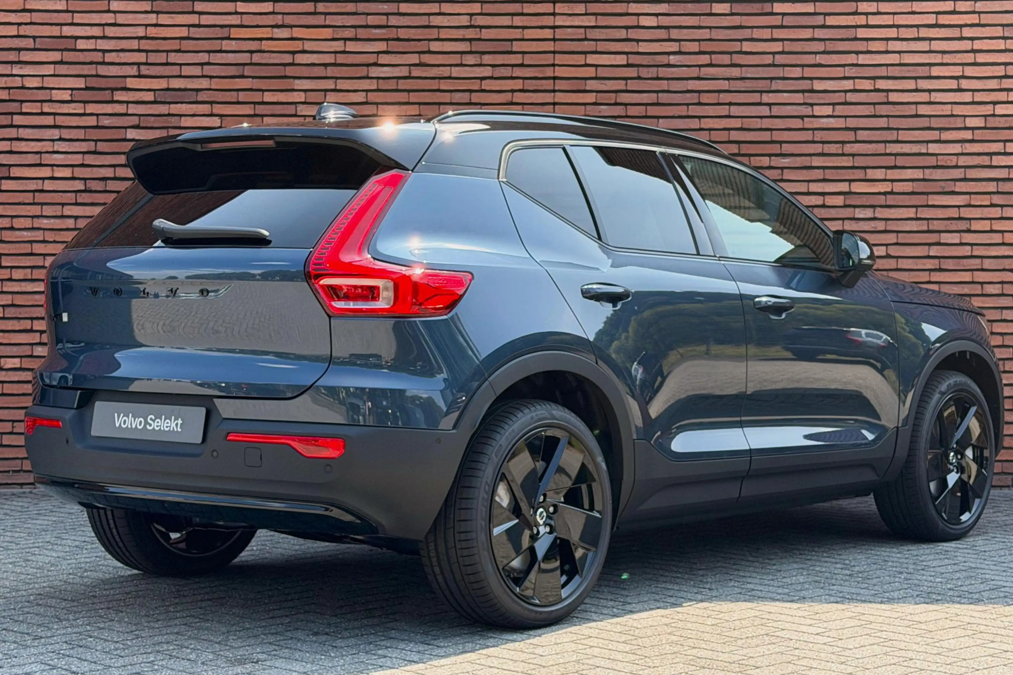 Volvo EX40 Single Motor Plus Black Edition Europa 70 kWh | DE — photo 2