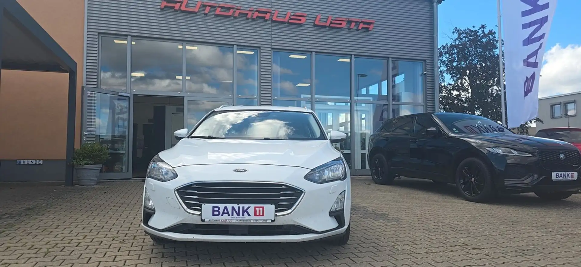 Ford Focus Turnier Titanium Weiß - 1