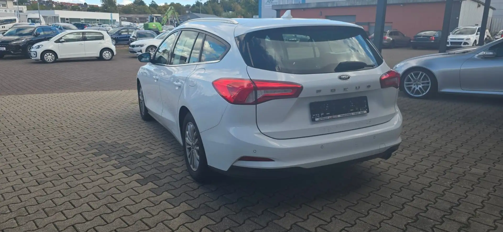 Ford Focus Turnier Titanium Weiß - 2