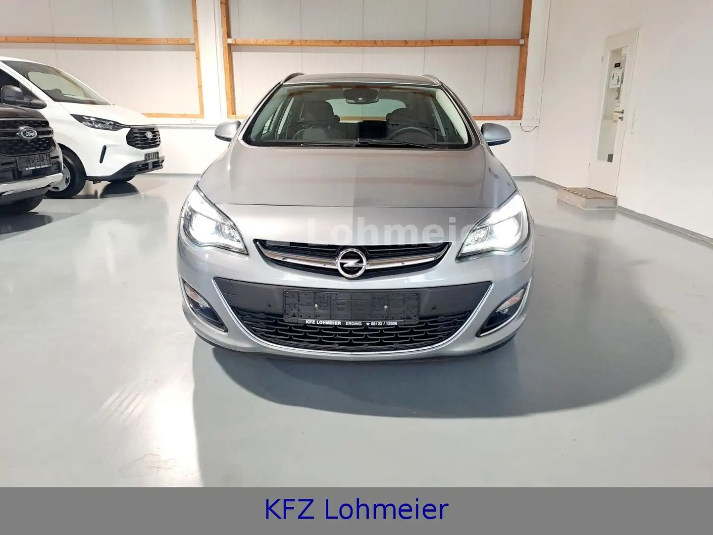 Opel Astra J Sports Tourer Exklusiv *RFK*AHK*Bi-Xenon Plateado - 2