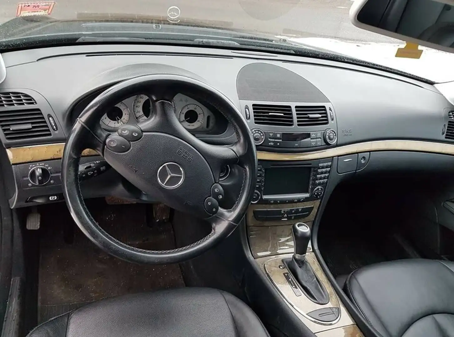 Mercedes-Benz E 270 E 270 T -Avantgarde CDI Aut. -Avantgarde Schwarz - 1