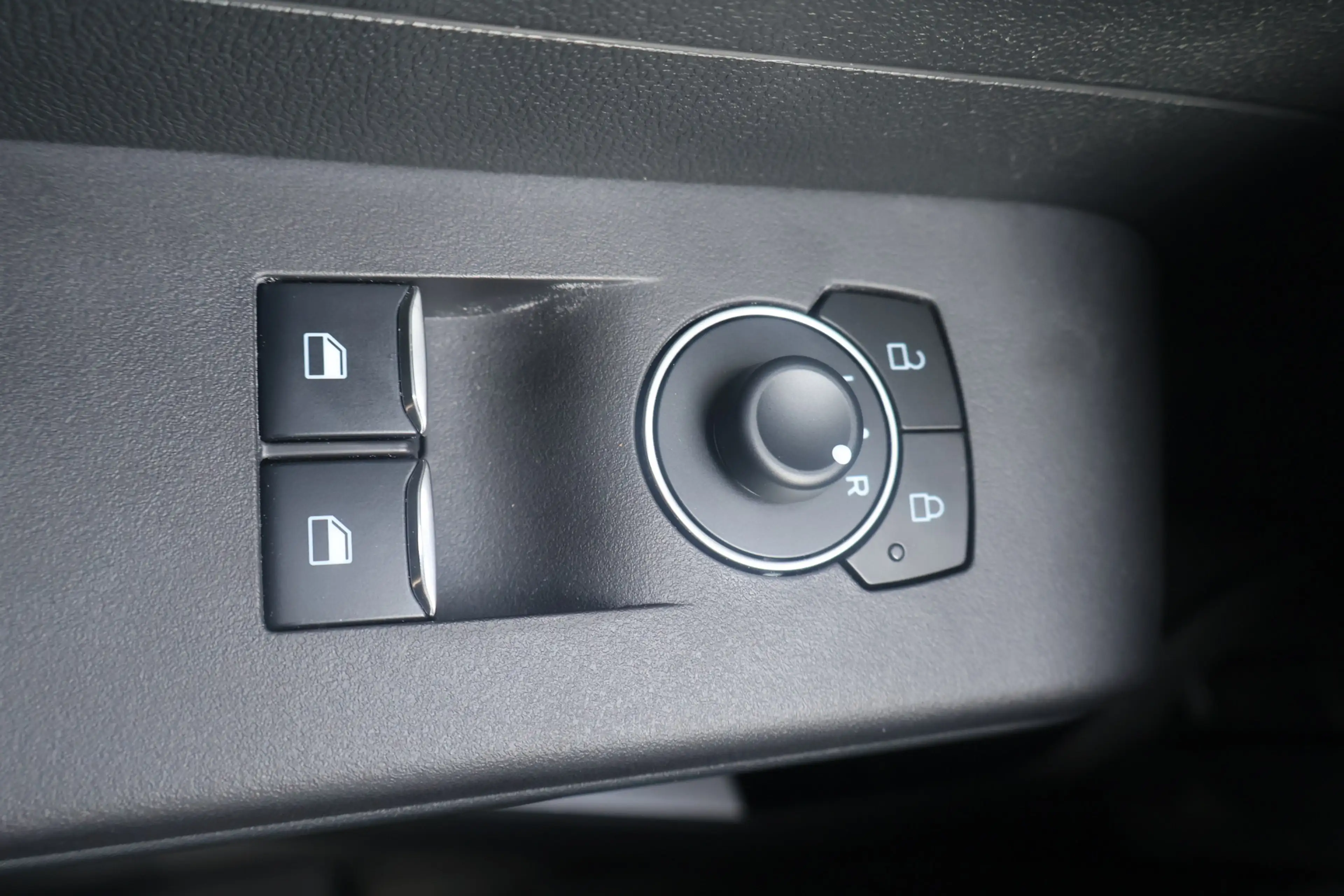 Ford Transit Courier E-Transit Limited 44 kWh Airco — photo 23