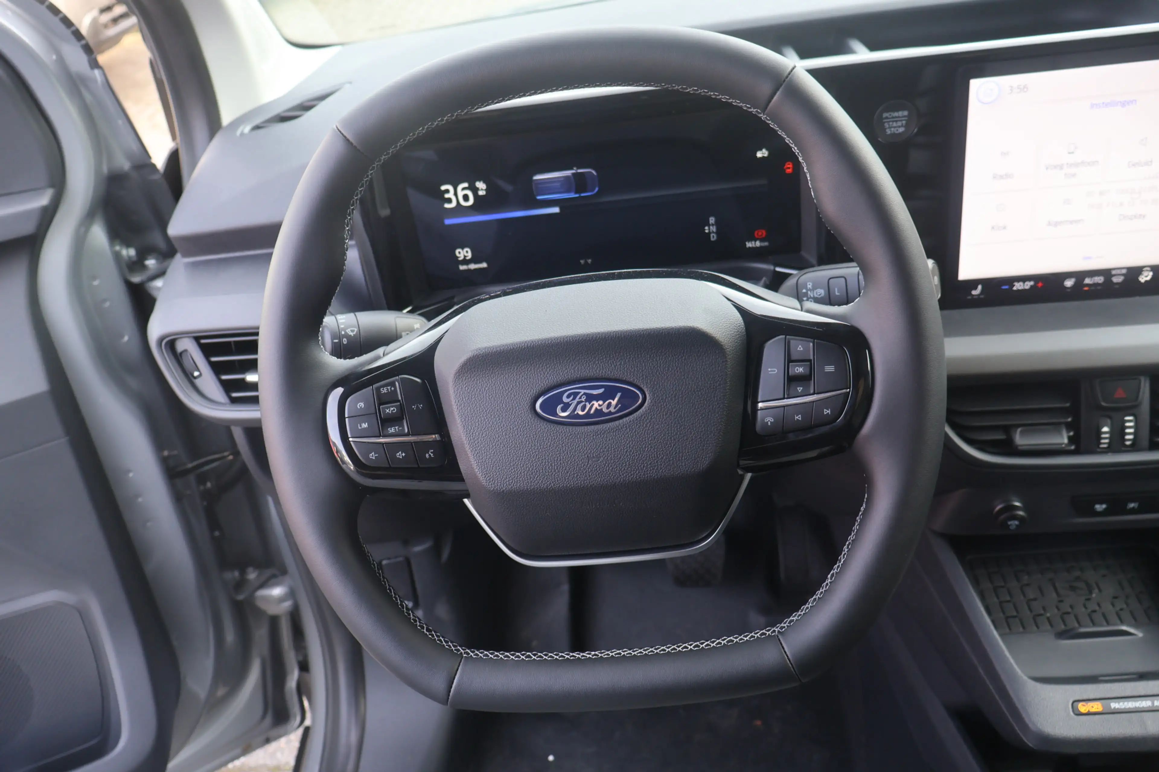 Ford Transit Courier E-Transit Limited 44 kWh Airco — photo 16