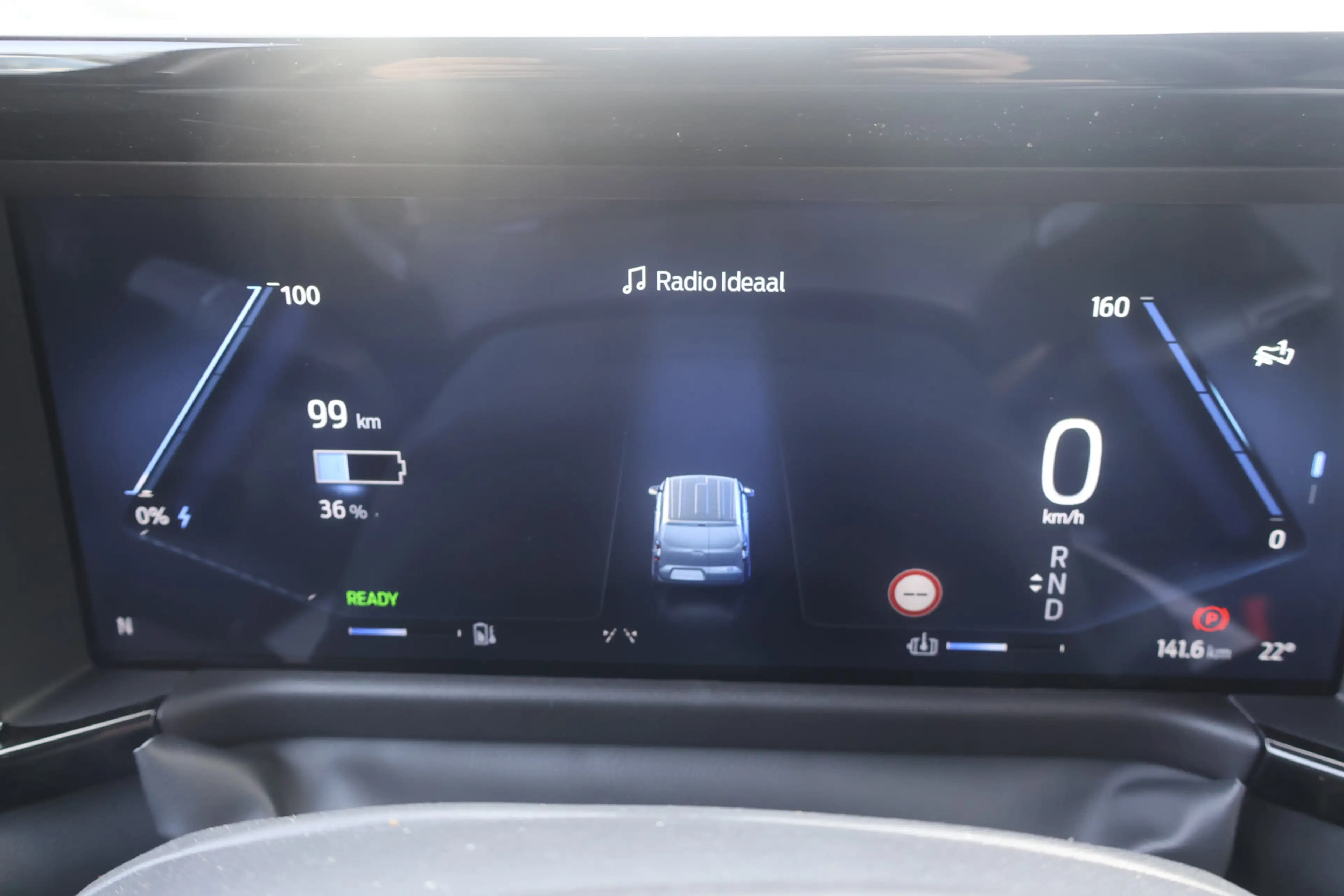 Ford Transit Courier E-Transit Limited 44 kWh Airco — photo 17