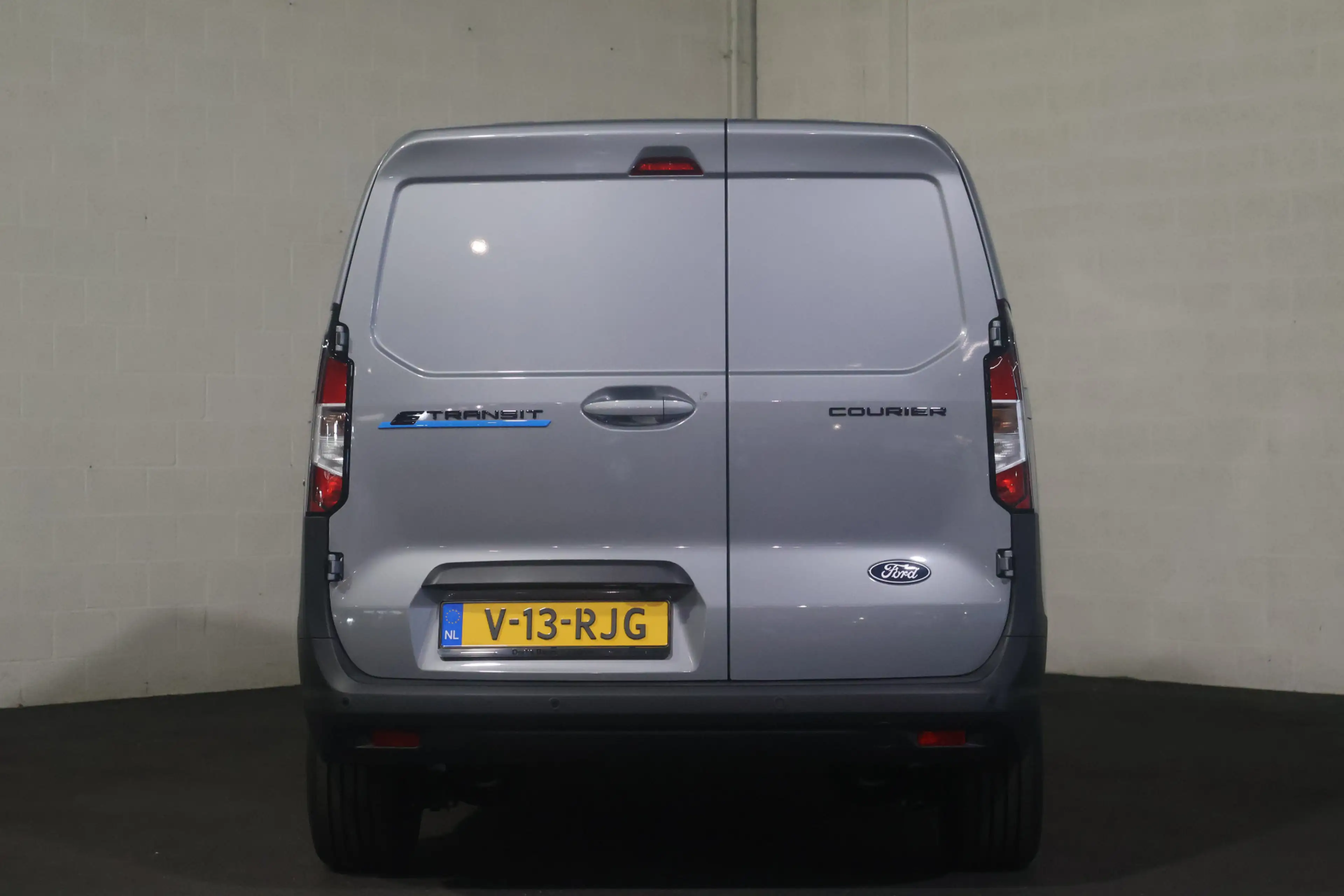 Ford Transit Courier E-Transit Limited 44 kWh Airco — photo 6