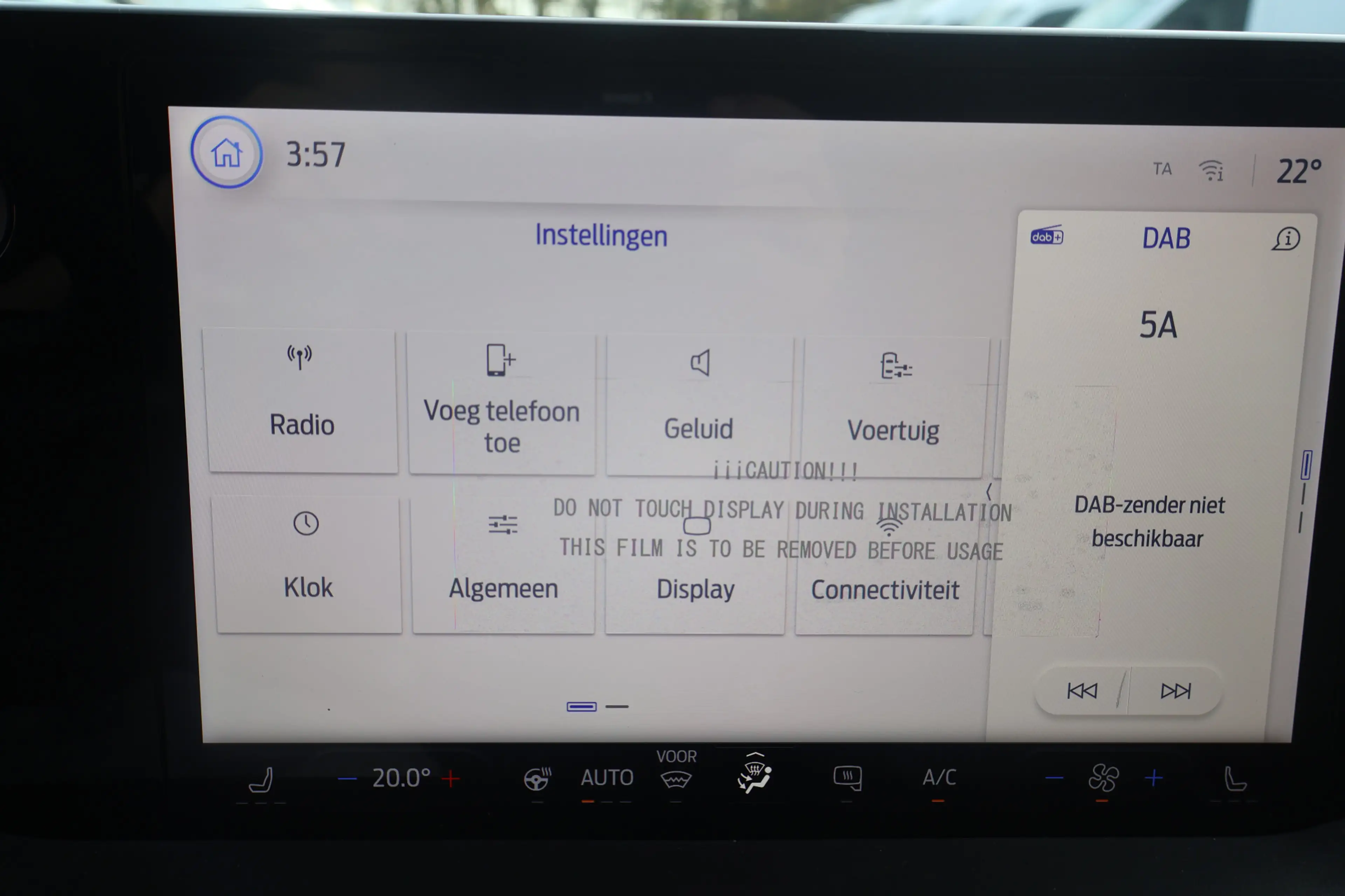 Ford Transit Courier E-Transit Limited 44 kWh Airco — photo 19