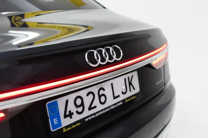 Audi A8 2020, foto 18