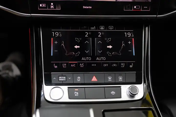 Audi A8 2020, foto 11