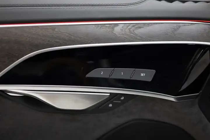 Audi A8 2020, foto 46