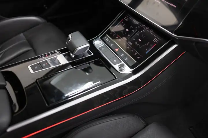 Audi A8 2020, foto 29
