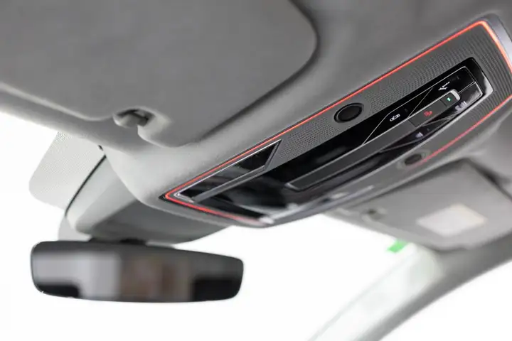 Audi A8 2020, foto 8