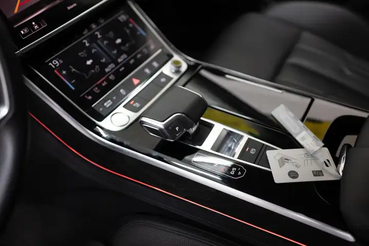 Audi A8 2020, foto 3