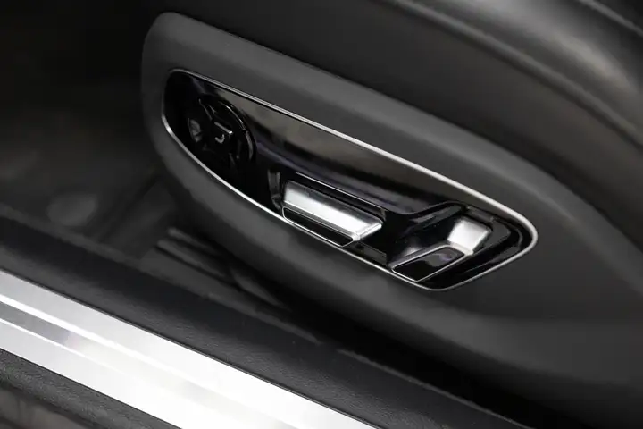 Audi A8 2020, foto 47