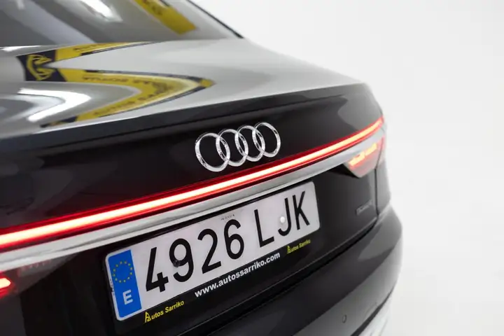 Audi A8 2020, foto 17