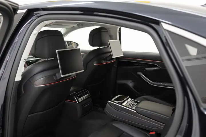 Audi A8 2020, foto 12