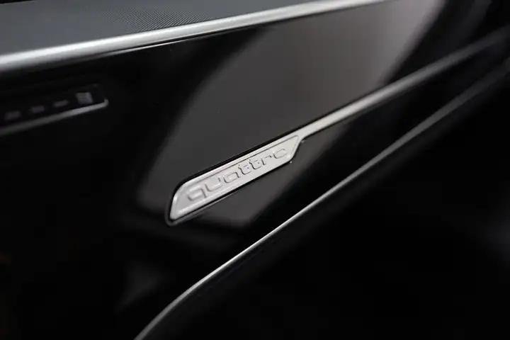 Audi A8 2020, foto 10