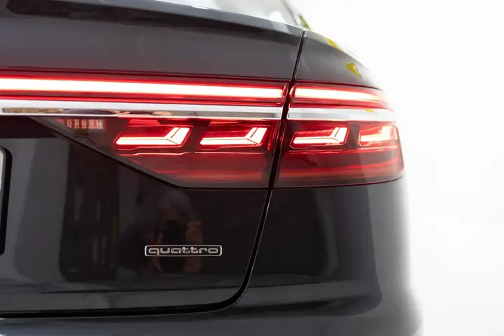 Audi A8 2020, foto 21