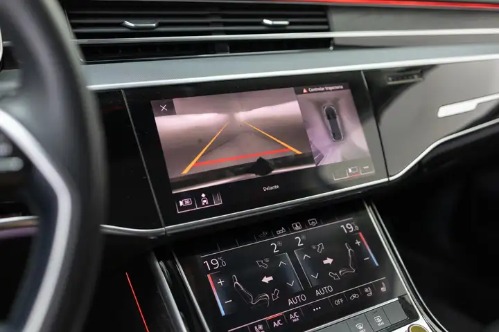 Audi A8 2020, foto 6